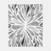 Abstrakter Blütenbrand in Schwarzweiß Fleecedecke (Vorderseite)