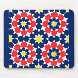 abstrakter Druck mit Sternen und x-es Mousepad