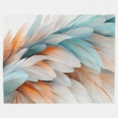Abstrakter Federfluss – Sanfte Eleganz Fleecedecke (Vorderseite (Horizontal))