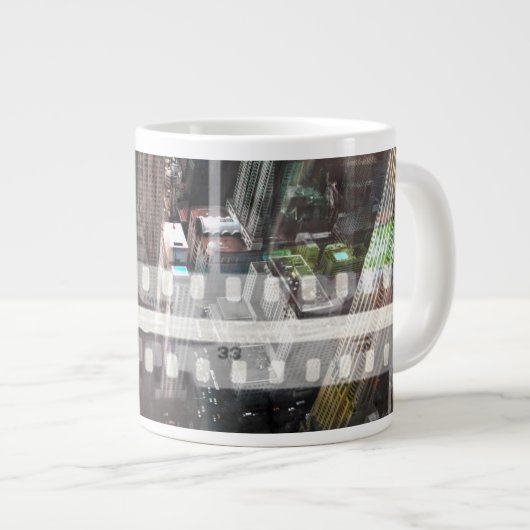 Abstrakter Film Jumbo-Tasse (Vorderseite Rechts)