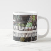 Abstrakter Film Jumbo-Tasse (Rechts)