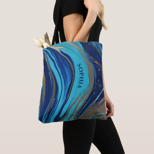 Abstrakter Flow Art Blue und Gold- Tasche (Von Nahem)