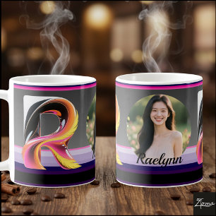 Abstrakter flüssiger Buchstabe R Neonfeder Kaffeetasse
