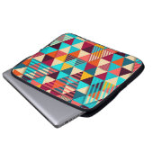 Abstrakter Hintergrund mit Dreiecksformen. Moderne Laptopschutzhülle (Vorne Knopf)