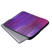 Abstrakter Hintergrund mit dünner lila vertikaler  Laptopschutzhülle (Vorne Knopf)