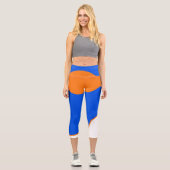 Abstrakter Kunstglockenspiel Pasta Orange Blue Capri Leggings (Vorderseite)