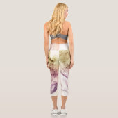 Abstrakter Lila Braunrockenstaub Capri Leggings (Rückseite)