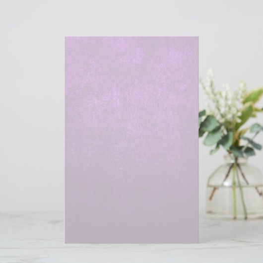 Abstrakter Lila Hintergrund oder Papier mit Hell (Stehend Vorderseite)