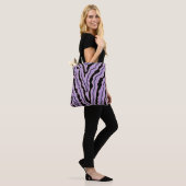 Abstrakter Lila Marble Boho Groovy Muster Tasche (Am Model)