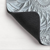 Abstrakter monochromer hellgrauer Spiral-Fraktal Mousepad (Ecke)