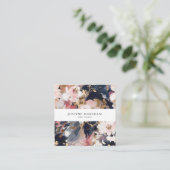 Abstrakter Navy und Blush Painted Floral Square Quadratische Visitenkarte (Stehend Vorderseite)
