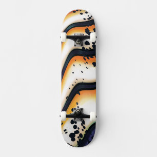 Abstrakter Oranger Fluss – Moderne Fette Grafik Skateboard