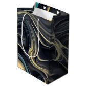 Abstrakter Rauch-Swirl aus Schwarz und Gold Mittlere Geschenktüte (Rückseite Schrägansicht)