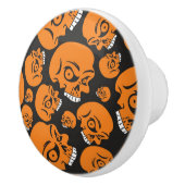 Abstrakter schwarzer Hintergrund mit Schädeln Keramikknauf (Rechts)