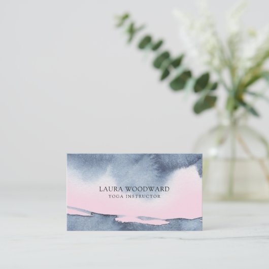 Abstrakter Smoky Pink Blue Yoga Instructor Visitenkarte (Stehend Vorderseite)