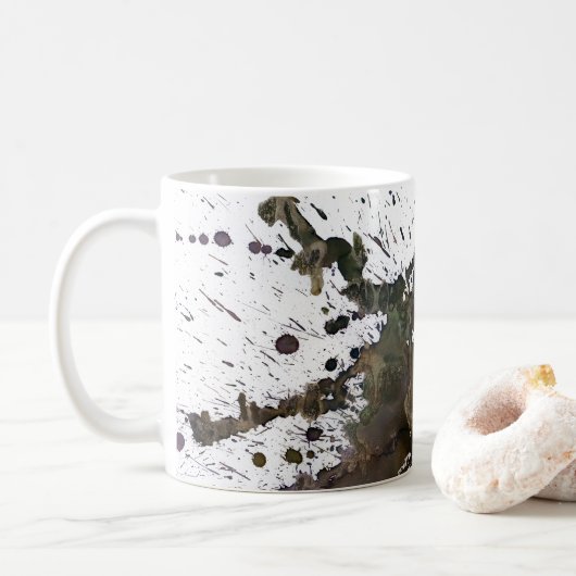 Abstrakter Spritzer in Brown Kaffeetasse (Mit Donut)