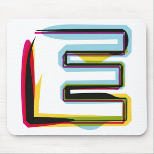Abstrakter und bunter Buchstabe E Mousepad