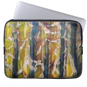 Abstrakter Wald durch Bäume Laptopschutzhülle (Vorderseite)