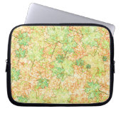 Abstraktes Acerblatt auf zerkratztem Boden, beige Laptopschutzhülle (Vorderseite)