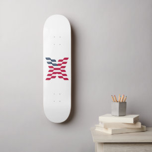 Abstraktes amerikanisches Flaggenbuchstabe X  Skateboard