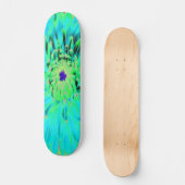 Abstraktes Aqua Decorative Dahlia Blume Skateboard (Vorderseite)