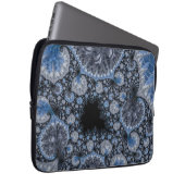 Abstraktes Blau und Schwarzes Fraktal Laptopschutzhülle (Vorne Rechts)
