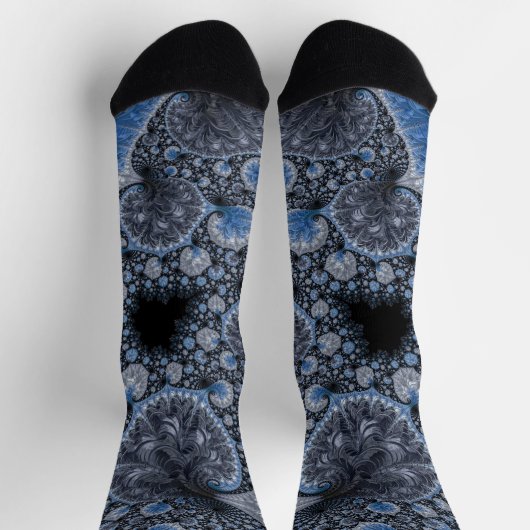 Abstraktes Blau und Schwarzes Fraktal Socken (Oben)