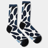Abstraktes blau-weiß geometrisches Muster Socken (Rechts)