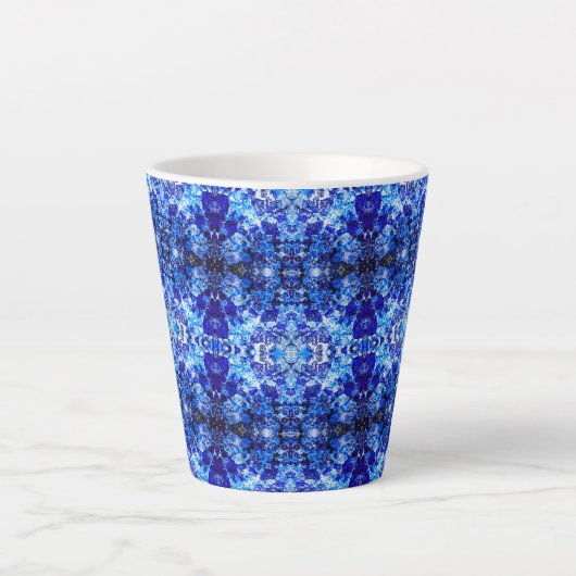 Abstraktes blaues Blumenmuster Milchtasse (Vorderseite)