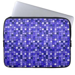 Abstraktes blaues Mosaikdesign mit leuchtenden Tex Laptopschutzhülle