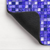 Abstraktes blaues Mosaikdesign mit leuchtenden Tex Mousepad (Ecke)