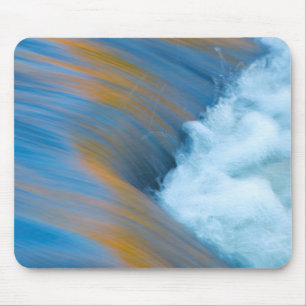 Abstraktes blaues Wasser, Kanada Mousepad