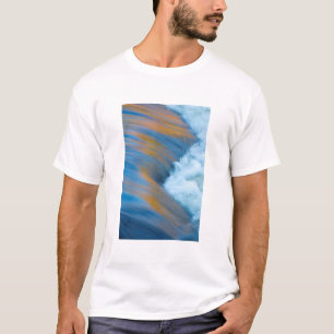 Abstraktes blaues Wasser, Kanada T-Shirt