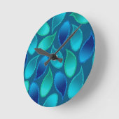 Abstraktes blaugrünes aquamarines Pfauenregenfallm Runde Wanduhr (Winkel)
