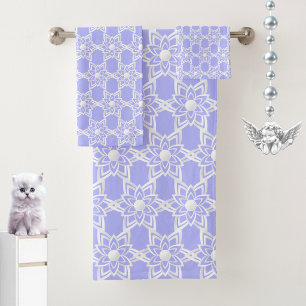 Abstraktes Blumen-Mandala-Muster auf Hellblau Badhandtuch Set
