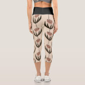 Abstraktes Blumenleaf Grünes Schwarzes Muster Capri Leggings (Rückseite)