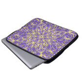 Abstraktes Blumenmuster. Geometrie, mandalische Ge Laptopschutzhülle (Vorne Knopf)