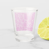 ABSTRAKTES BLUMENMUSTER IN ZARTEM ROSA SCHNAPSGLAS (Rückseite)