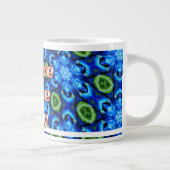 Abstraktes Blumenmuster Jumbo-Tasse (Rechts)