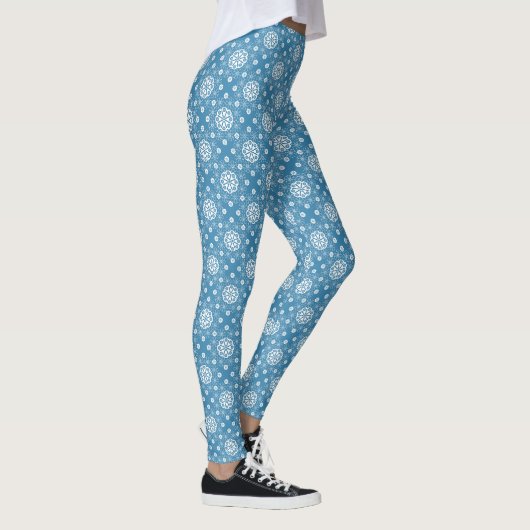 Abstraktes Blumenmuster mit Blütenmuster in hellbl Leggings (Rechts)