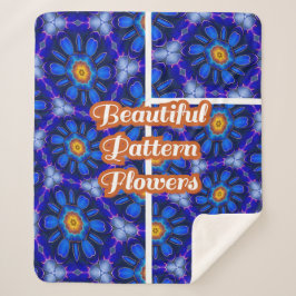 Abstraktes Blumenmuster Sherpadecke