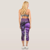 Abstraktes Cooles Rosa Lila Fraktal Capri Leggings (Rückseite)