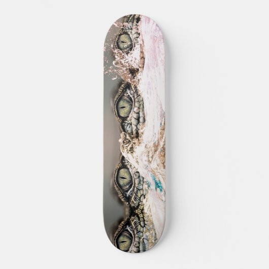 Abstraktes Crocodile Eyes Skateboard (Vorderseite)