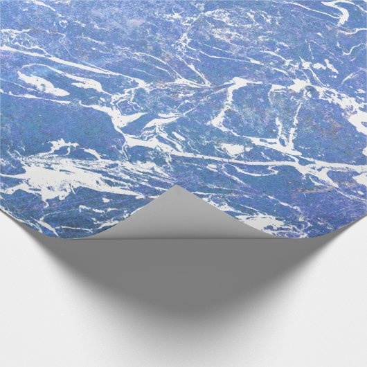 Abstraktes Design aus blau-weißem Marmor Geschenkpapier (Ecke)