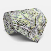 Abstraktes Design in einem hellgrünen Krawatte (Gerollt)