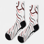 Abstraktes Design in Rot-Weiß-Schwarz Socken (Linkes Detail)