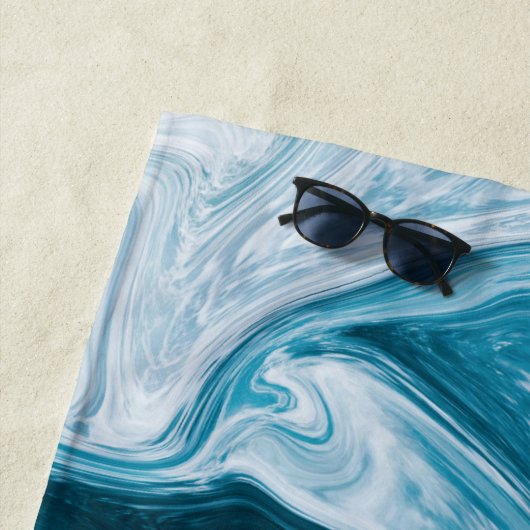 Abstraktes Design von Blue Beach Waves Strandtuch (Beispiel)