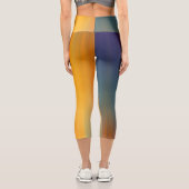 Abstraktes digitales zweifarbiges Gradient Capri Leggings (Rückseite)