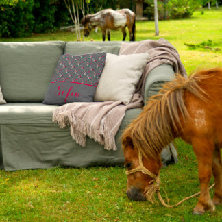 Abstraktes Dreiecksmuster Name Grauwurf Kissen