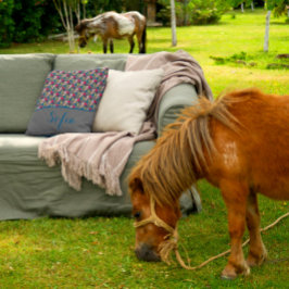 Abstraktes Dreiecksmuster Name Grauwurf Kissen